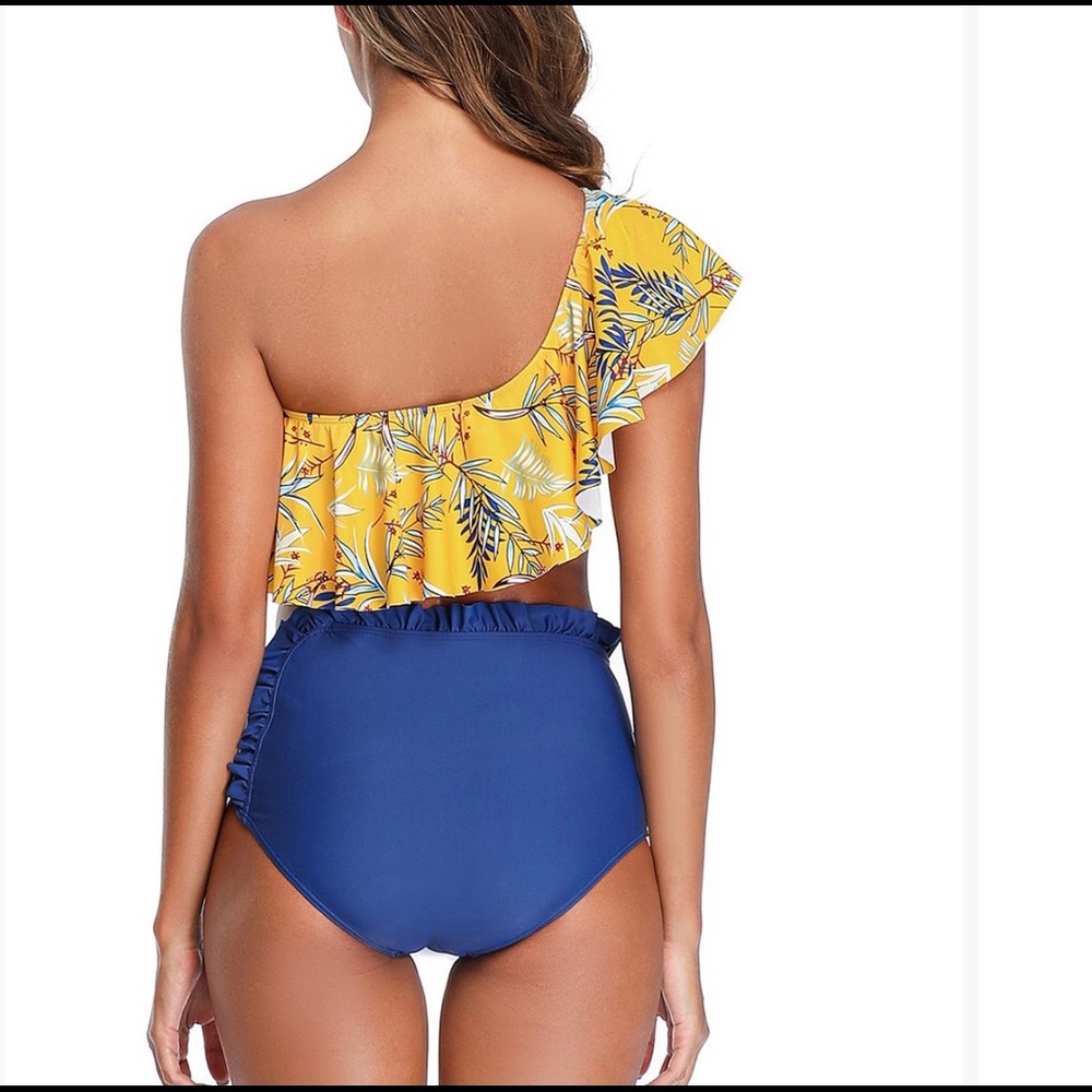 NWT Floral Ruffle Bikini - Picture 2 of 4